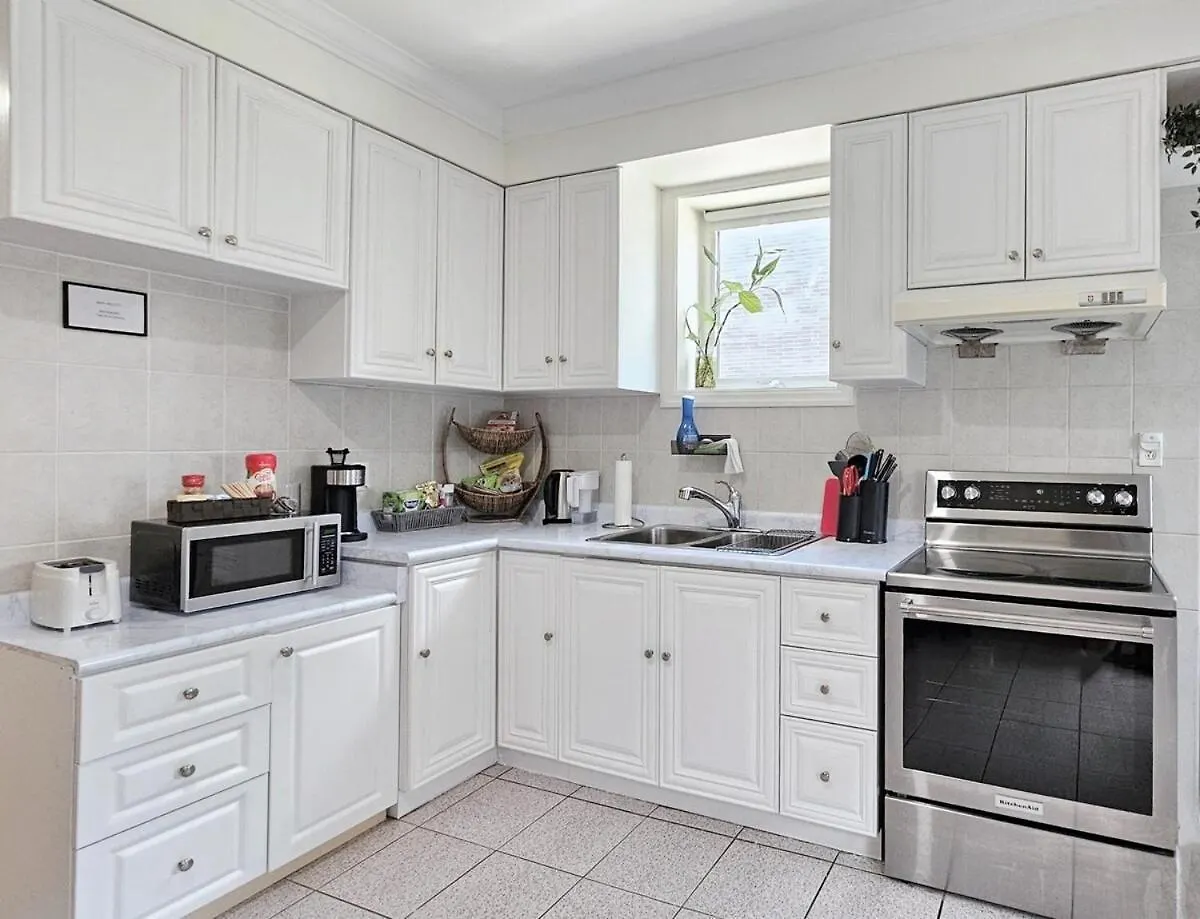 Mins Walk To Trinity Bellwood Park From Your Apartment Downtown Toronto Canada