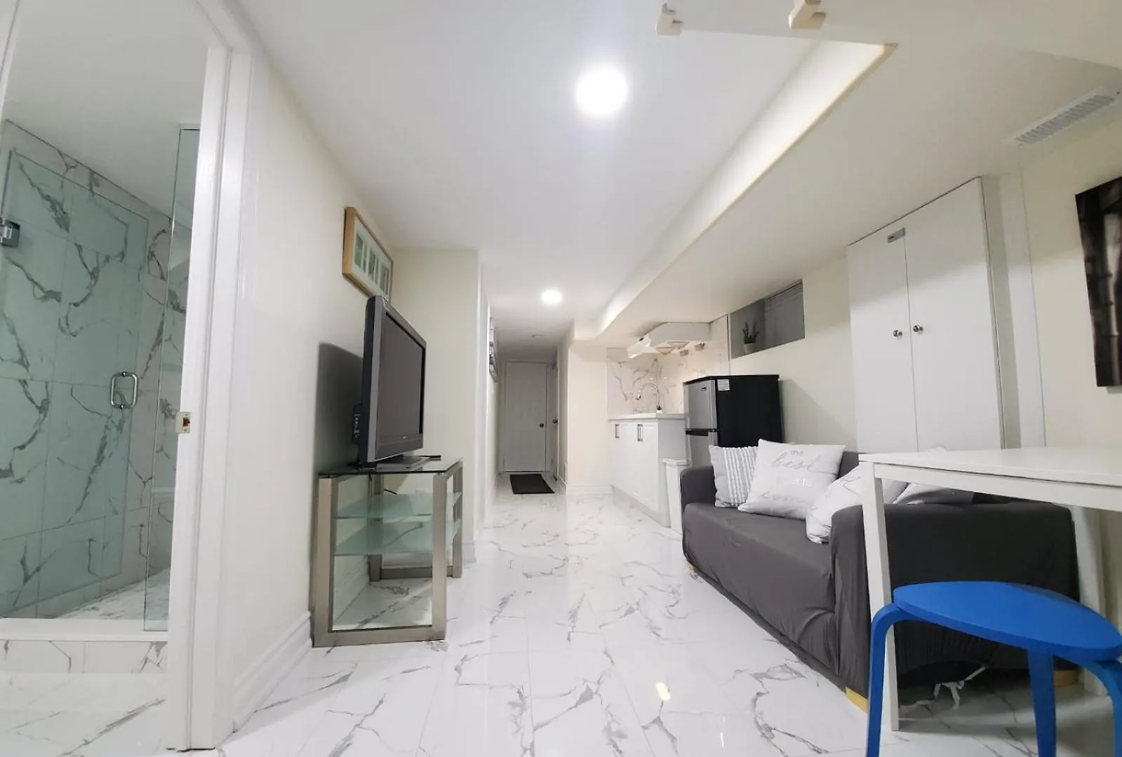 Mins Walk To Trinity Bellwood Park From Your Apartment Downtown Toronto Kanada