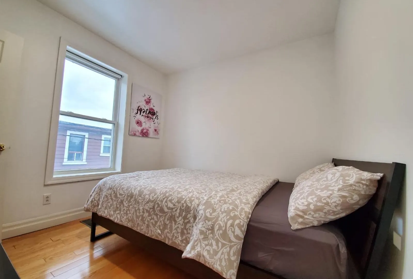 Mins Walk To Trinity Bellwood Park From Your Apartment Downtown Toronto Kanada