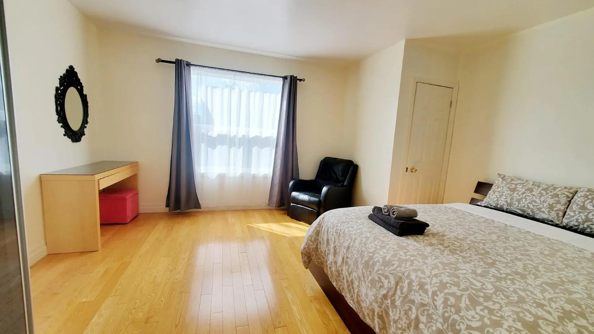Mins Walk To Trinity Bellwood Park From Your Apartment Downtown Toronto