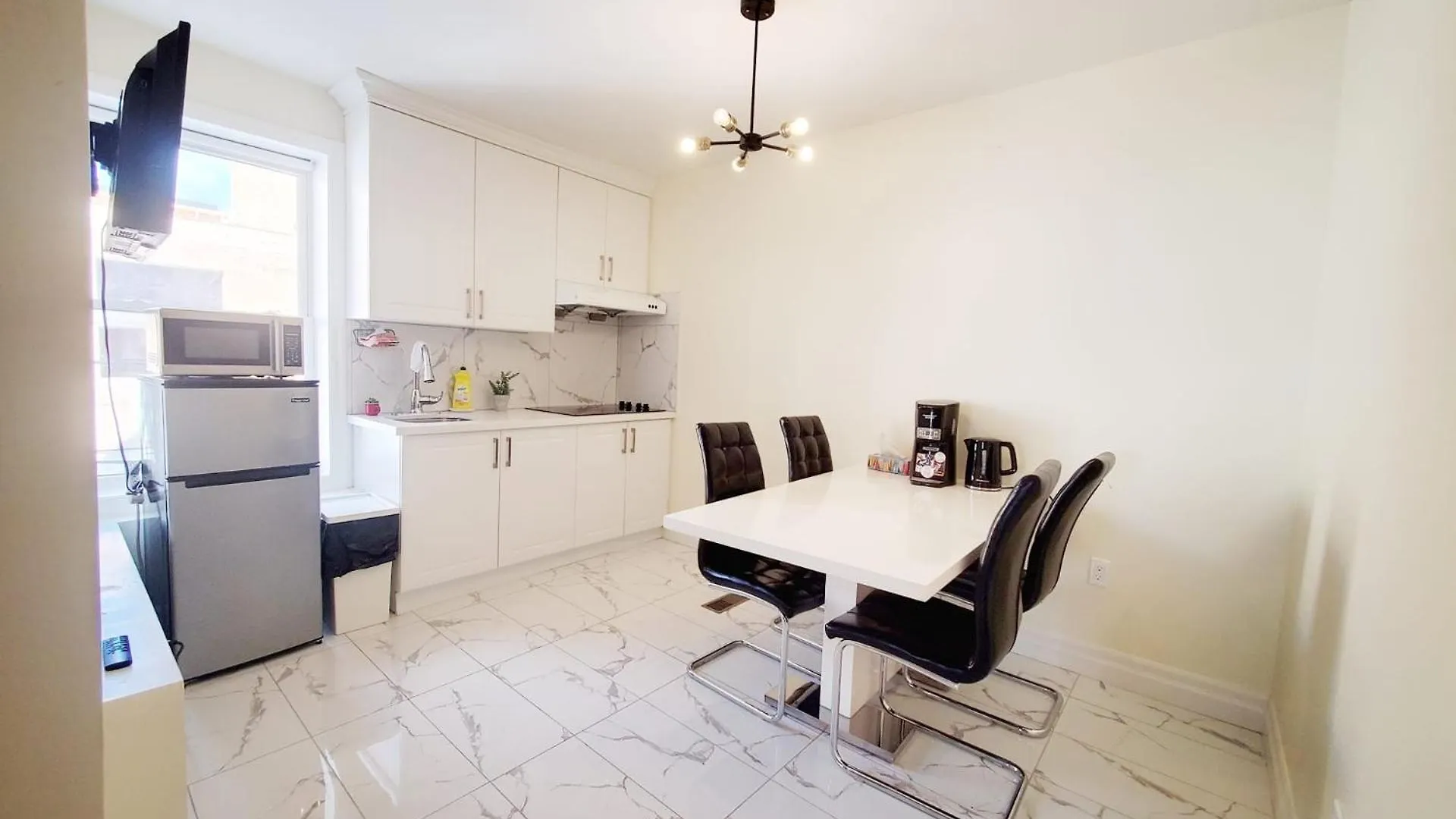 Mins Walk To Trinity Bellwood Park From Your Apartment Downtown Toronto